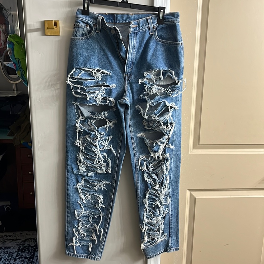 Vintage genuine Levi 505 distressed mom jeans
